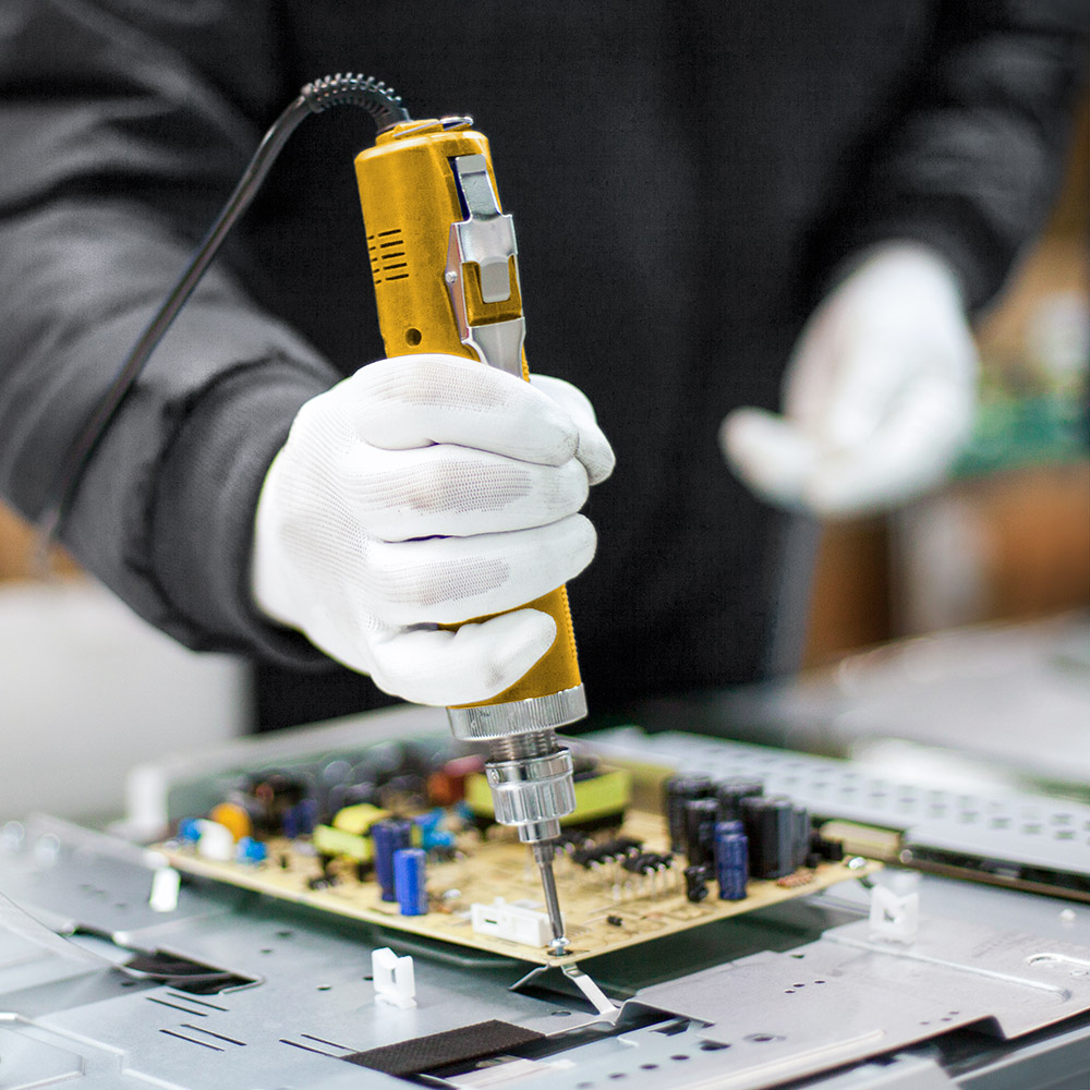 1_Elektromechanische-Montage_Buchert-Feil.jpg