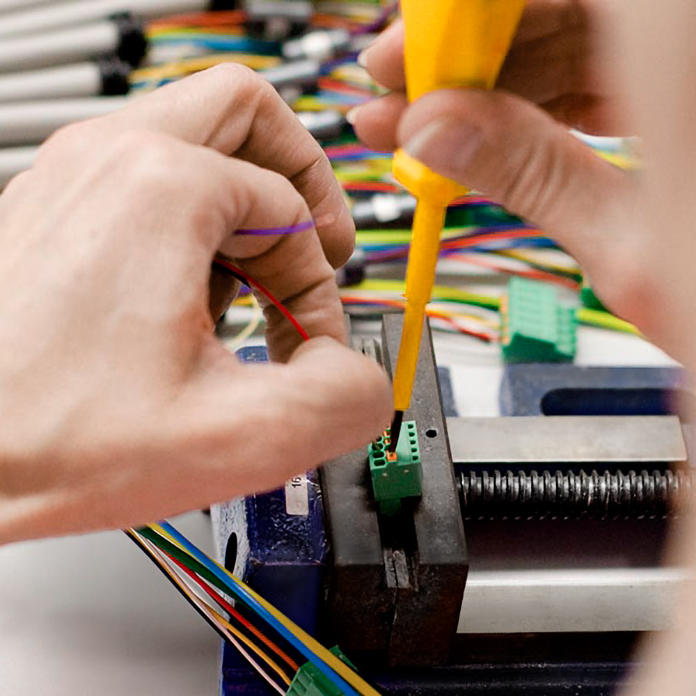 3_Elektromech-Montage_Buchert-Feil.jpg
